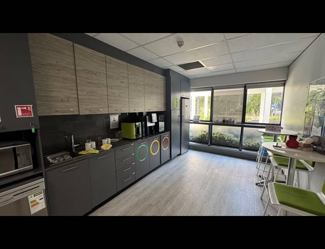 2,301M² OFFICE TO LET IN ROSEBANK